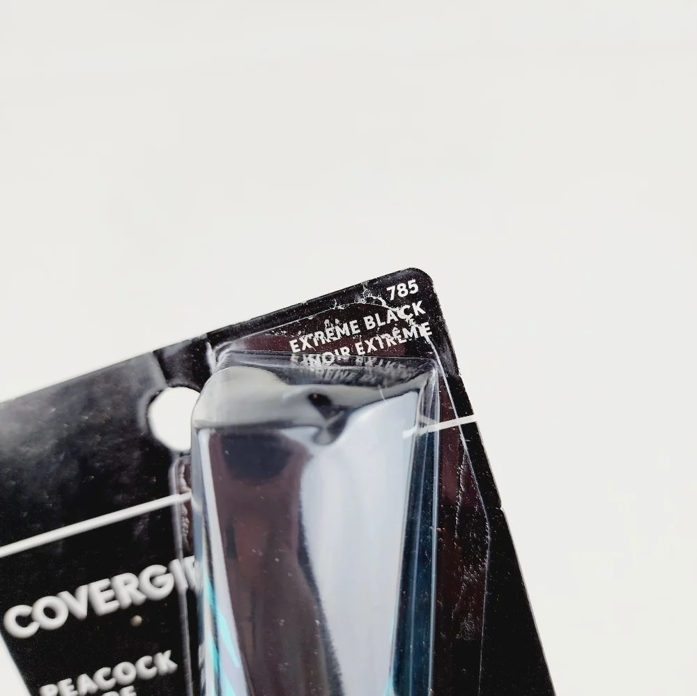 LAST ONE 🔥Covergirl peacock flare control grip mascara